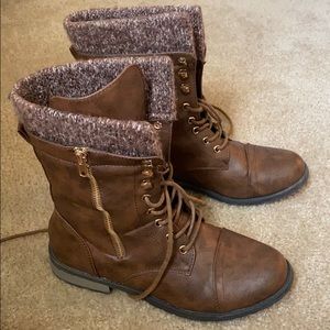 Brown combat boots with fashion zips / front ties